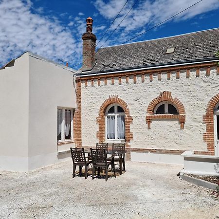 Saint-Ay Sur La Route Des Chateaux Bagian luar foto